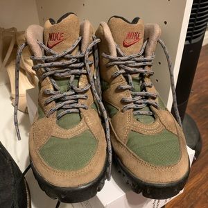 Nike hiking boots 🥾